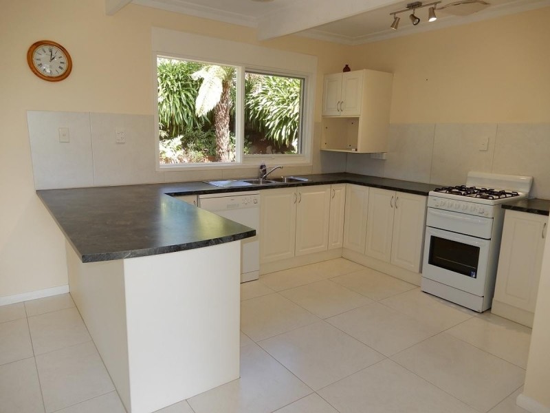 6 Paradise Grove, Emerald VIC 3782