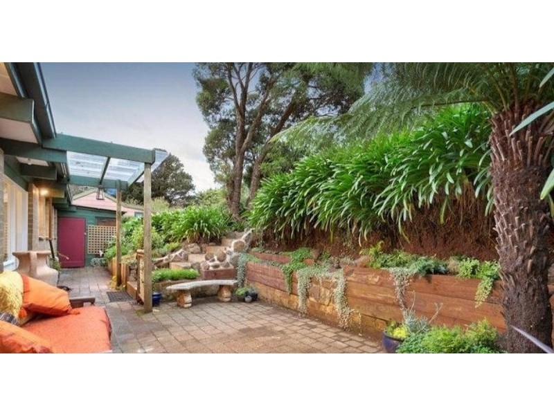 6 Paradise Grove, Emerald VIC 3782