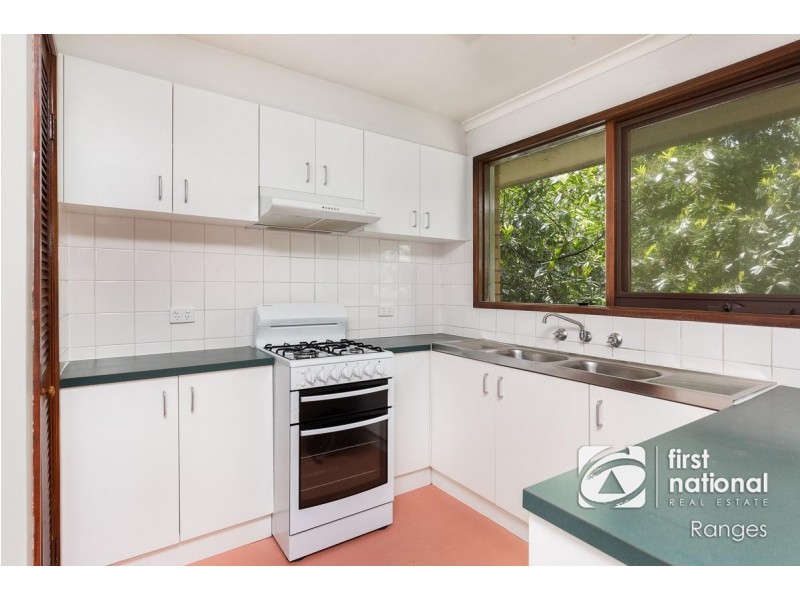 13 Neville Street, Cockatoo VIC 3781