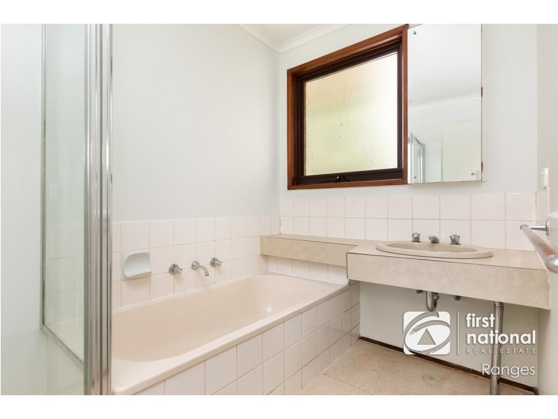 13 Neville Street, Cockatoo VIC 3781