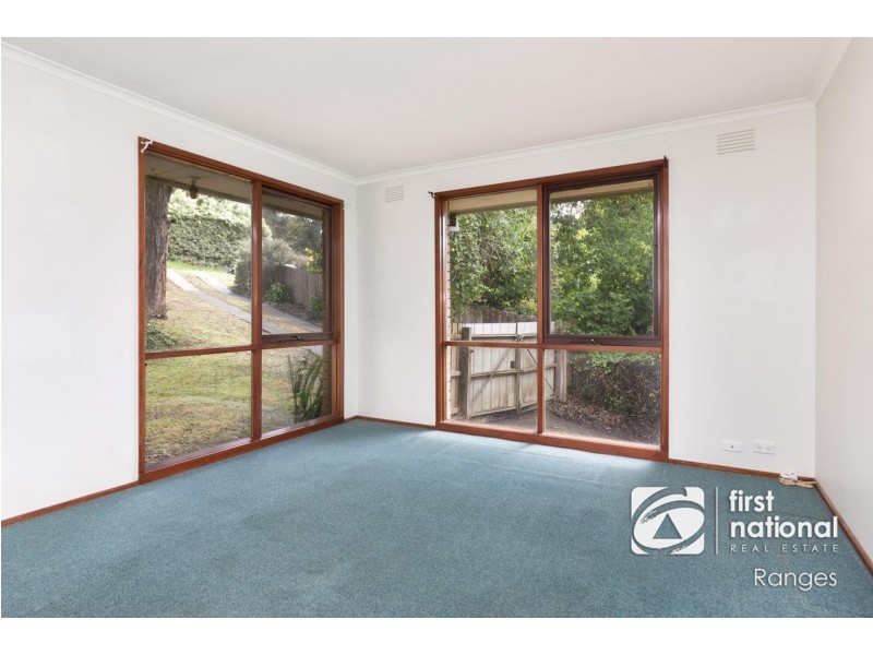 13 Neville Street, Cockatoo VIC 3781