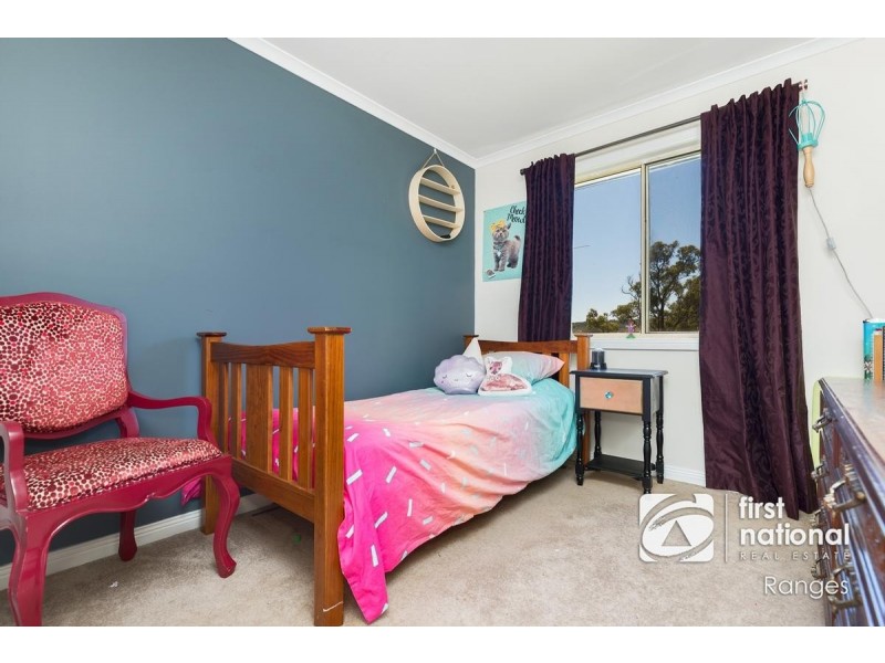 13 Seaview Road, Cockatoo VIC 3781