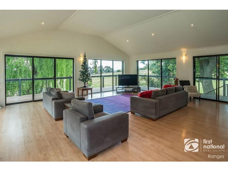 32 Deviation Road, Belgrave South VIC 3160