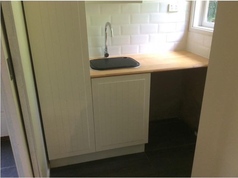 8 CREEK ROAD, Belgrave VIC 3160