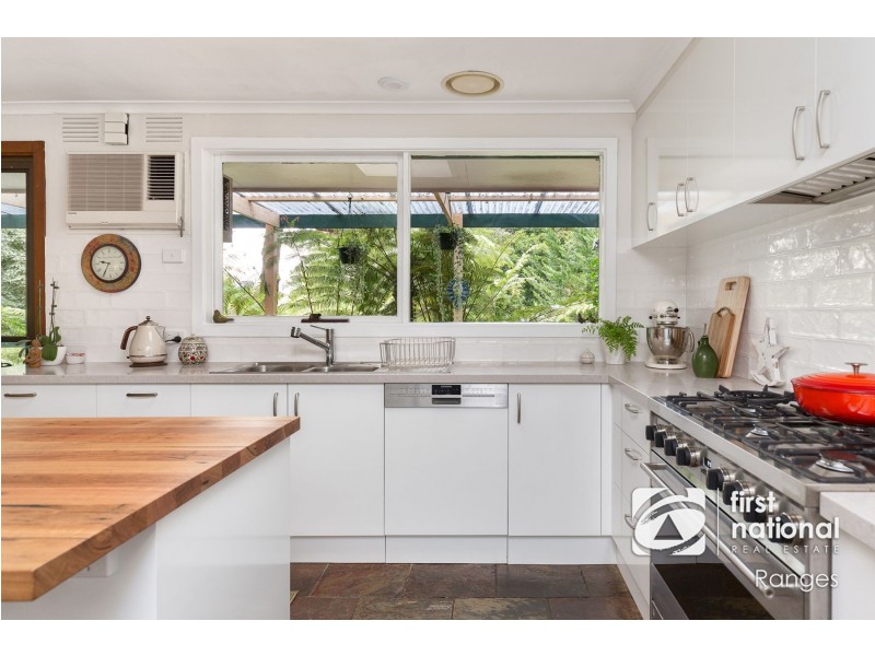 9 Poplar Crescent, Emerald VIC 3782