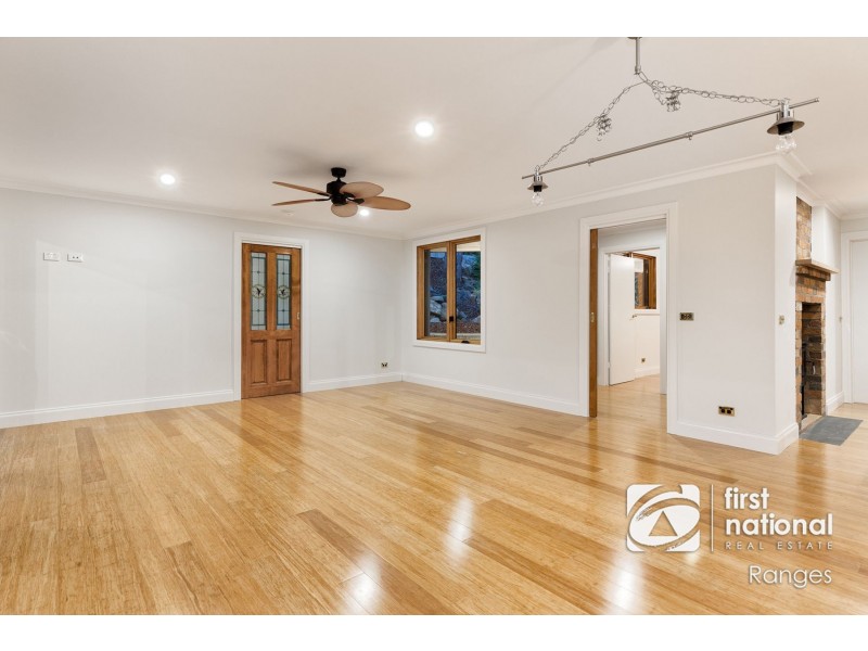 15 Kitchener Road, Tecoma VIC 3160