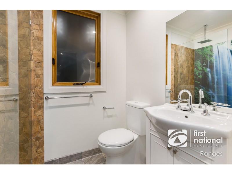 15 Kitchener Road, Tecoma VIC 3160