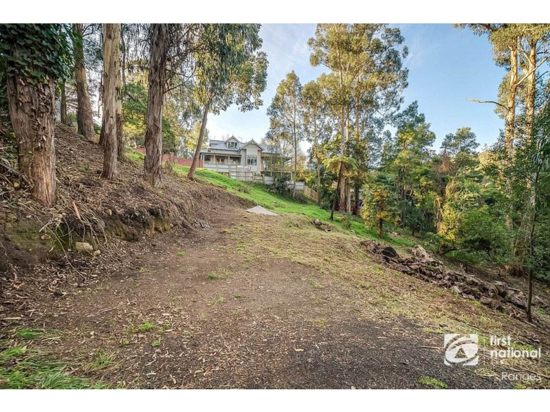 12 Pauline Avenue, Tecoma VIC 3160