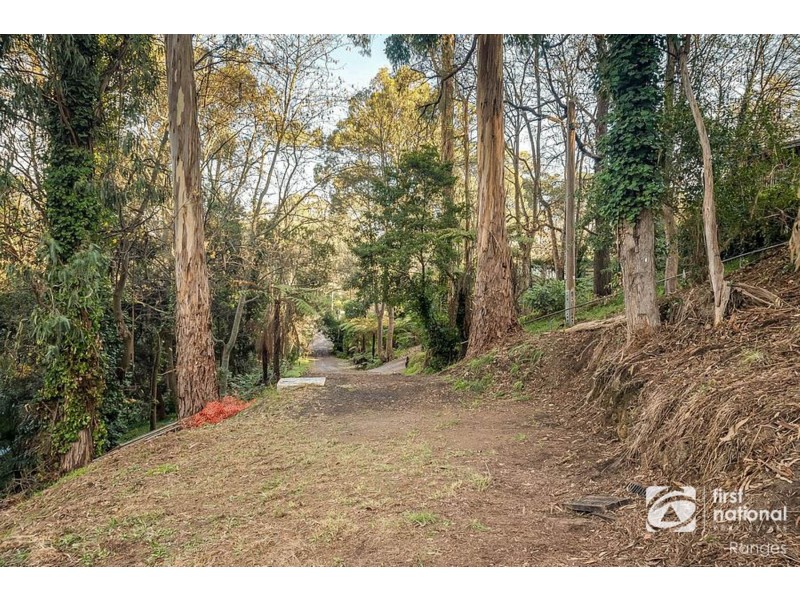 12 Pauline Avenue, Tecoma VIC 3160
