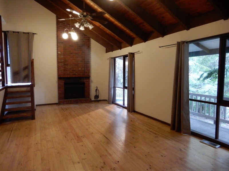 5 Colin Avenue, Cockatoo VIC 3781