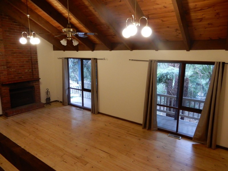 5 Colin Avenue, Cockatoo VIC 3781