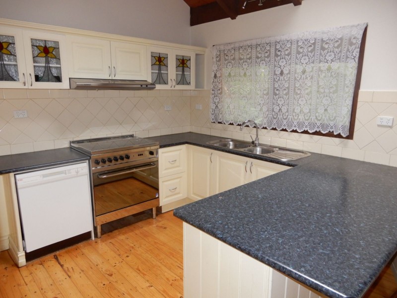 5 Colin Avenue, Cockatoo VIC 3781