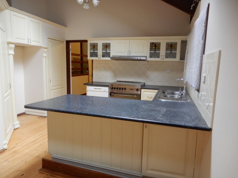 5 Colin Avenue, Cockatoo VIC 3781