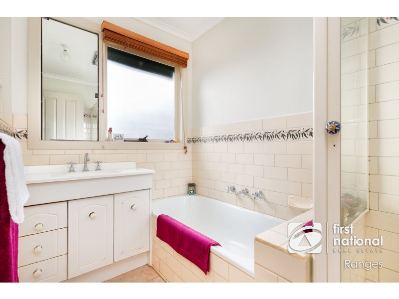 41 Second Avenue, Cockatoo VIC 3781