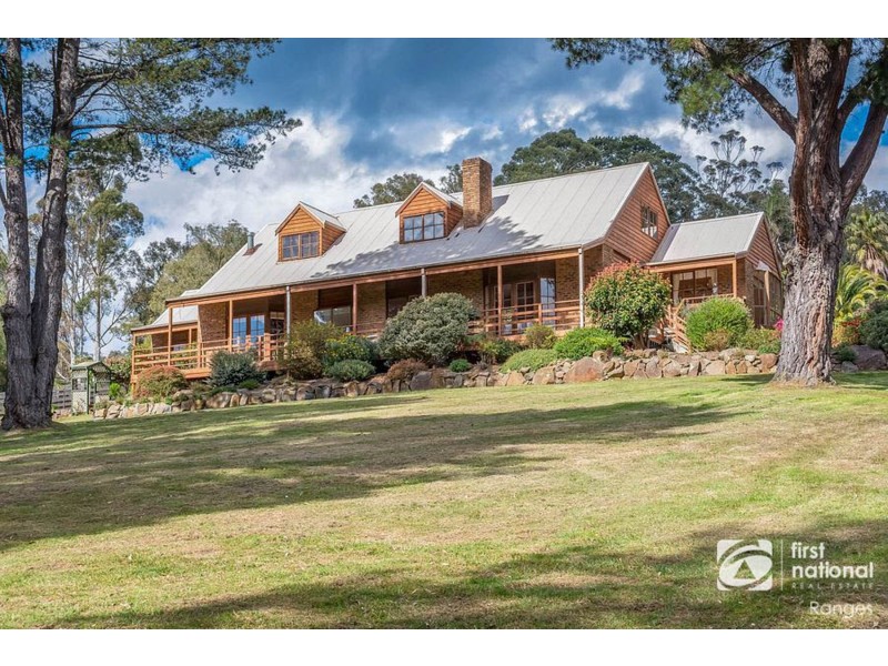6 Cedar Grove, Selby VIC 3159