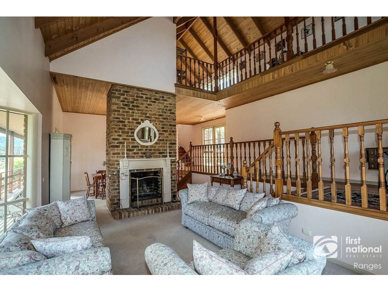 6 Cedar Grove, Selby VIC 3159