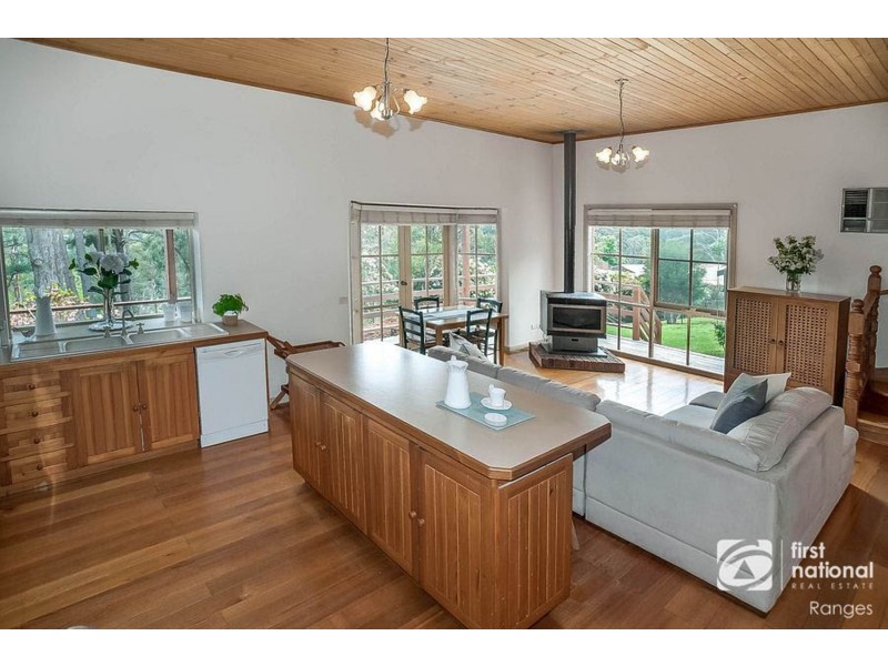 6 Cedar Grove, Selby VIC 3159