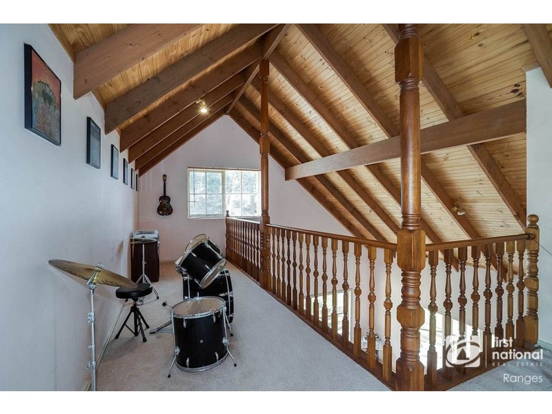 6 Cedar Grove, Selby VIC 3159