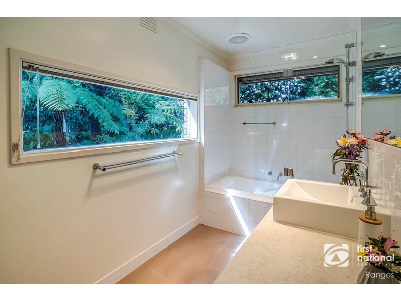 20 Aura Vale Road, Menzies Creek VIC 3159