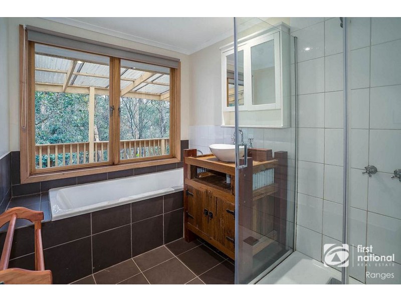 4 Two Bays Crescent, Selby VIC 3159