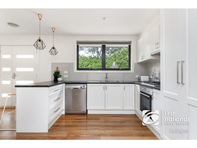 8 Second Avenue, Cockatoo VIC 3781