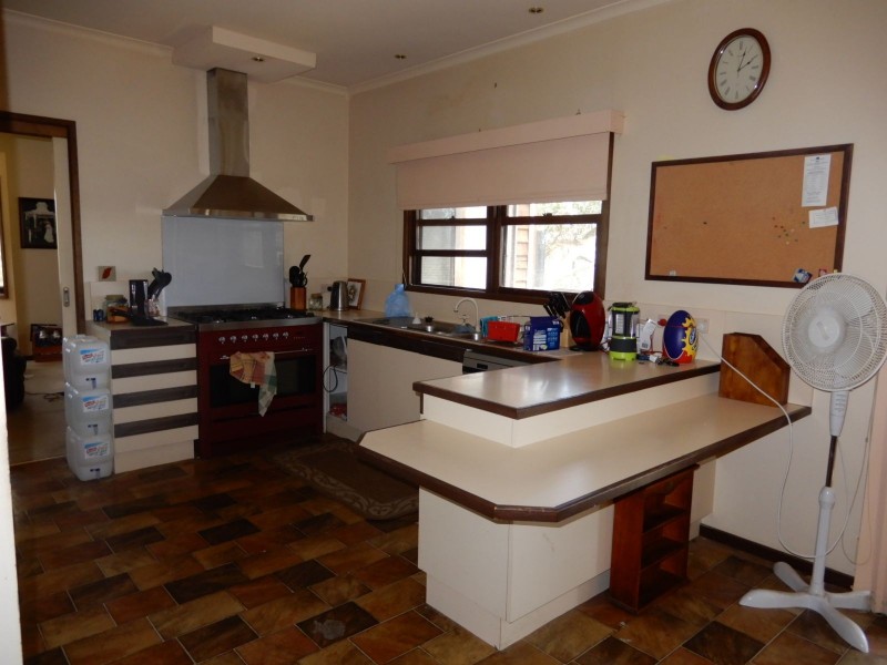 6 Two Bays Crescent, Selby VIC 3159