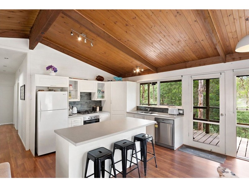 35A Mountain Road, Cockatoo VIC 3781