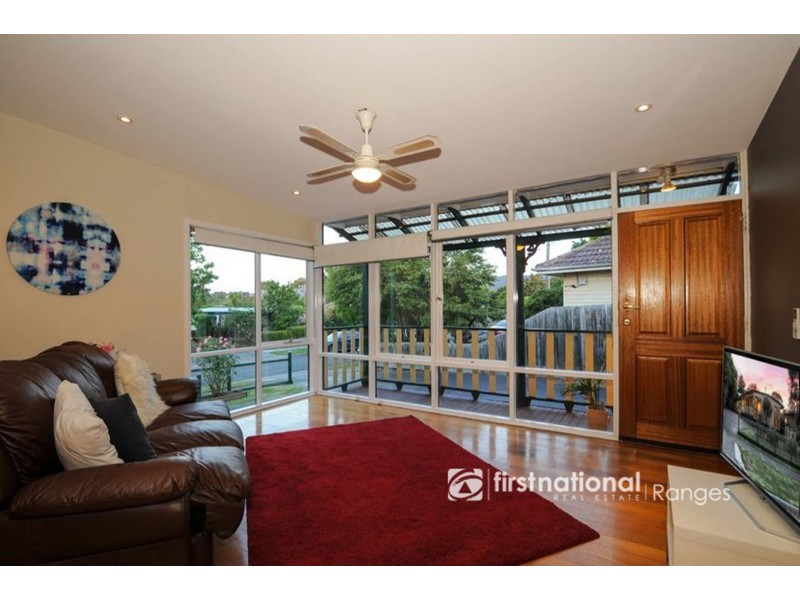 8 California Crescent, Ferntree Gully VIC 3156