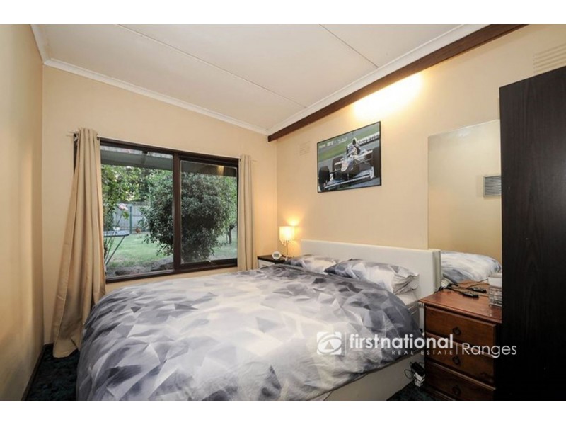 8 California Crescent, Ferntree Gully VIC 3156