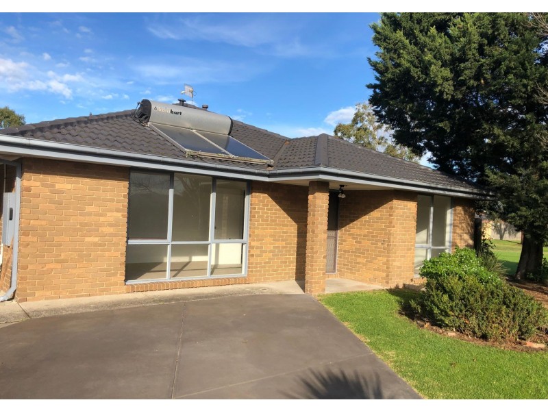 22 Macquarie Court, Cranbourne North VIC 3977