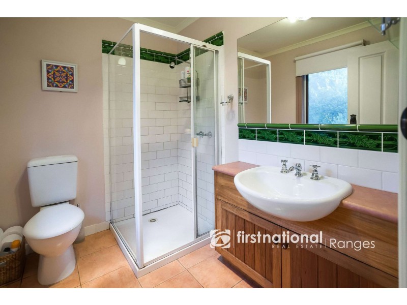 4 Batesleigh Road, Selby VIC 3159