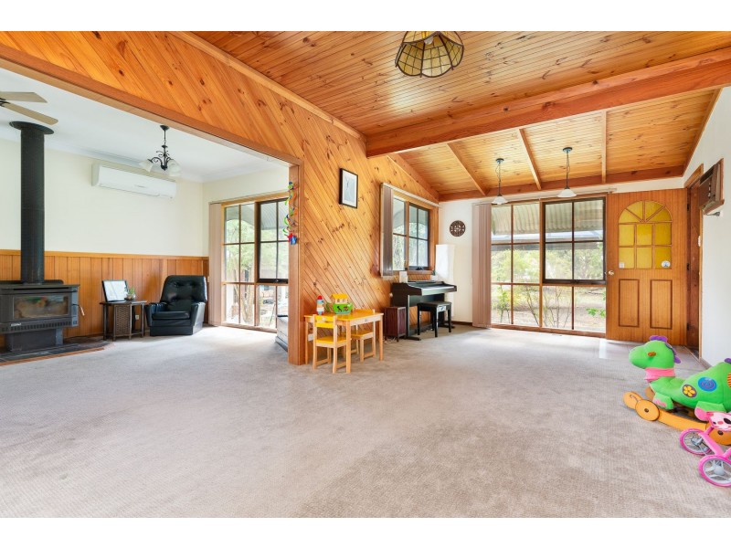 1990 Wellington Road, Clematis VIC 3782