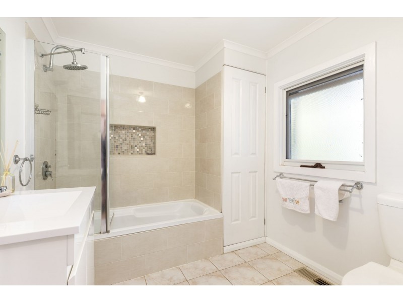 1990 Wellington Road, Clematis VIC 3782