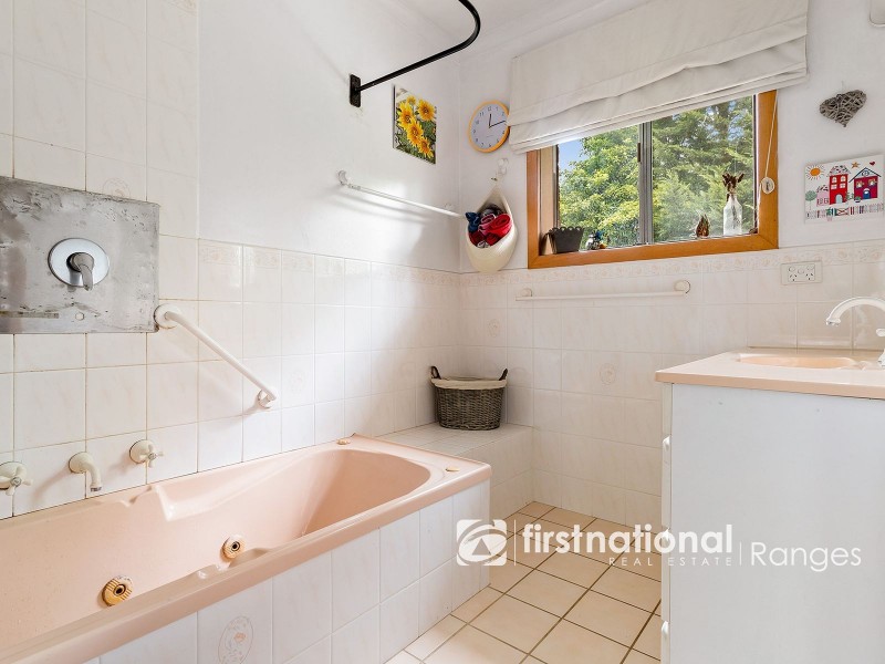 9 Elm Crescent, Emerald VIC 3782