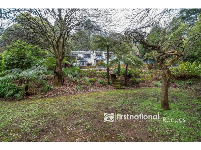 6 Mason Grove, Sassafras VIC 3787