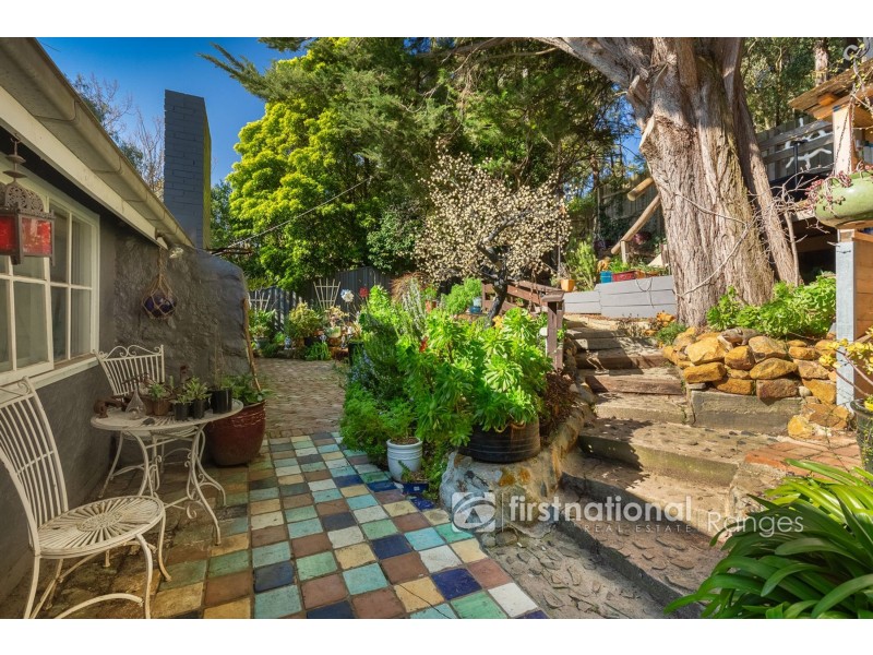 18 Scenic Crescent, Kalorama VIC 3766