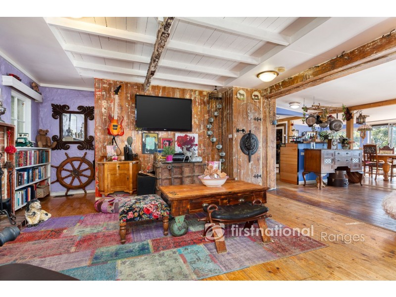 18 Scenic Crescent, Kalorama VIC 3766