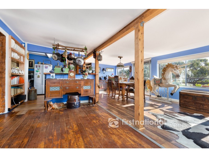 18 Scenic Crescent, Kalorama VIC 3766