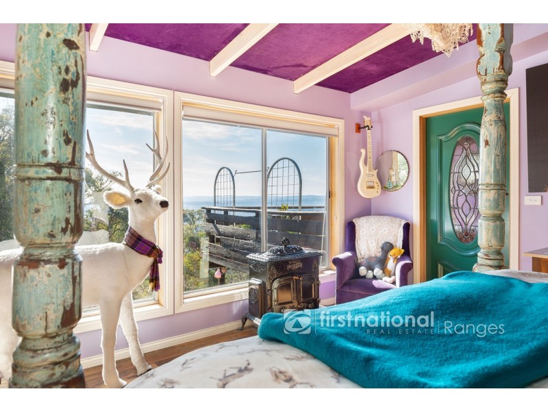 18 Scenic Crescent, Kalorama VIC 3766