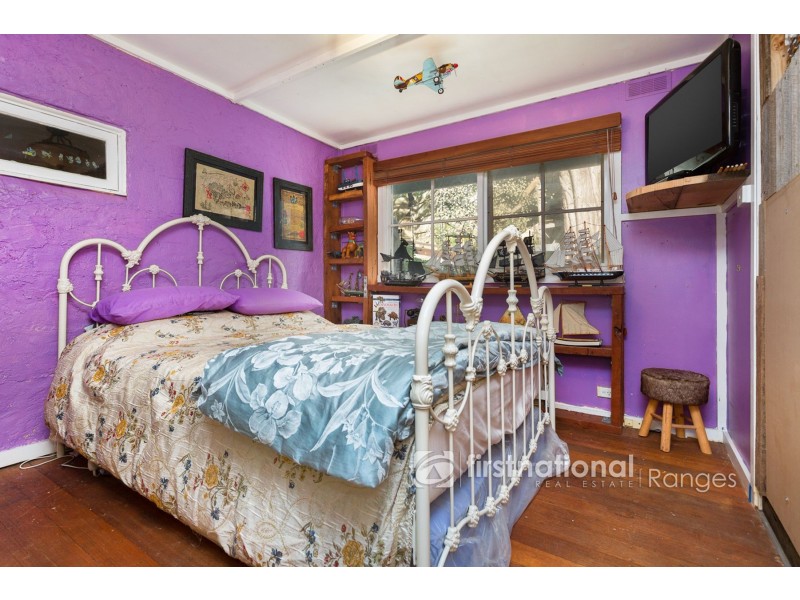 18 Scenic Crescent, Kalorama VIC 3766