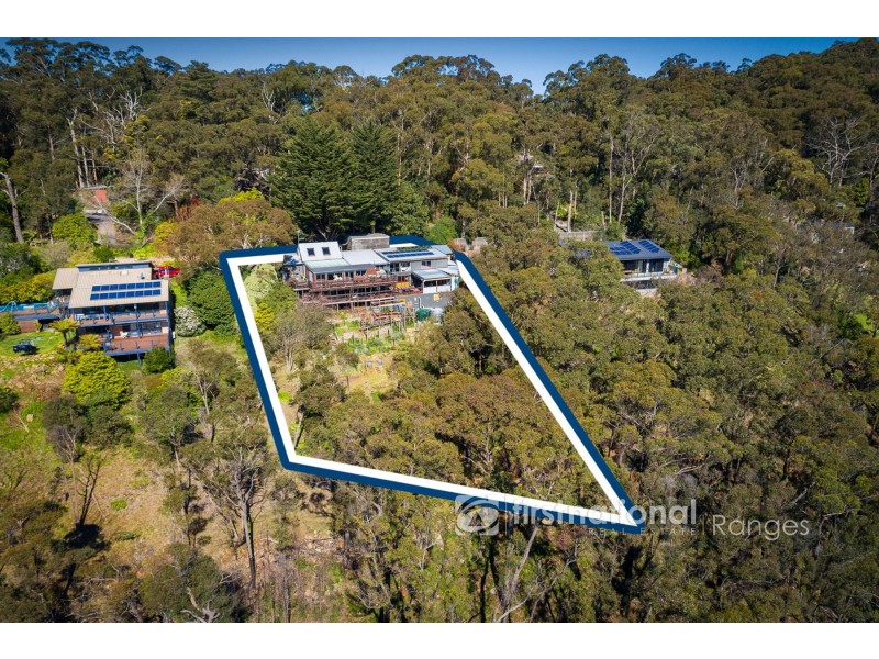 18 Scenic Crescent, Kalorama VIC 3766