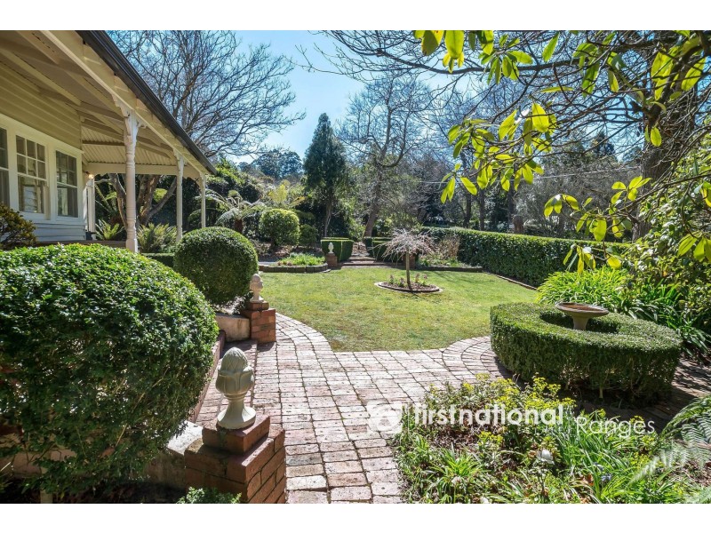 8 The Crescent, Sassafras VIC 3787