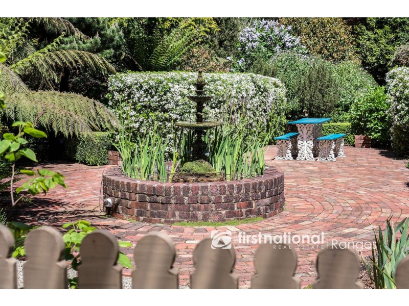 8 The Crescent, Sassafras VIC 3787