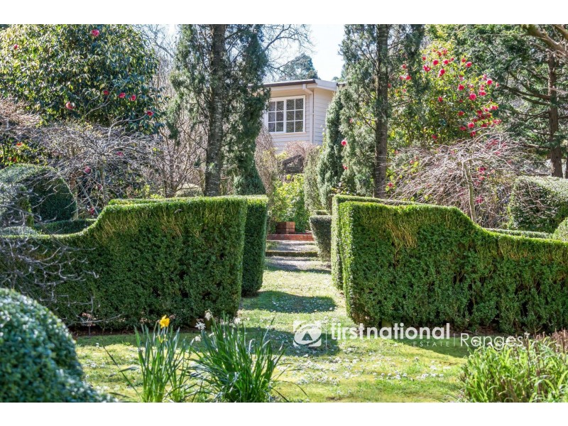 8 The Crescent, Sassafras VIC 3787