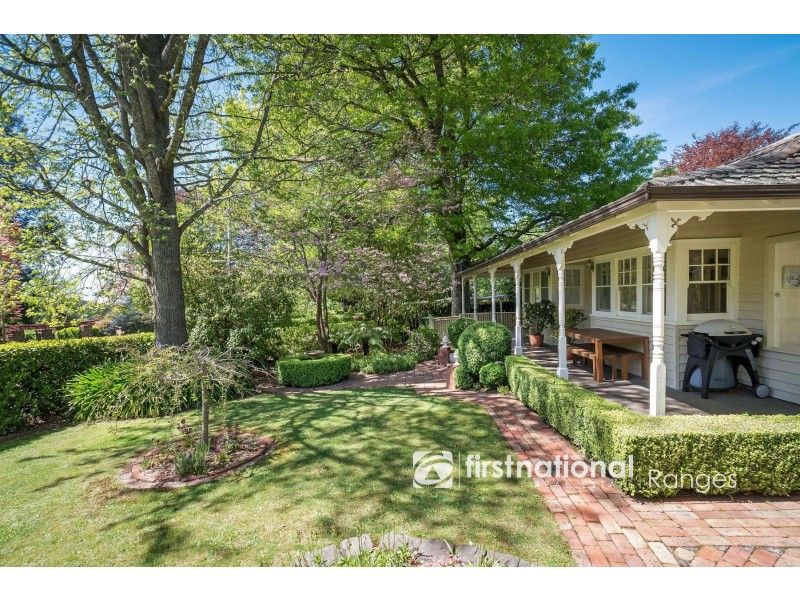 8 The Crescent, Sassafras VIC 3787