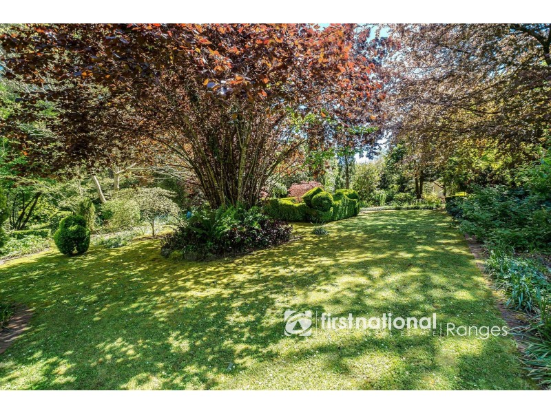 8 The Crescent, Sassafras VIC 3787