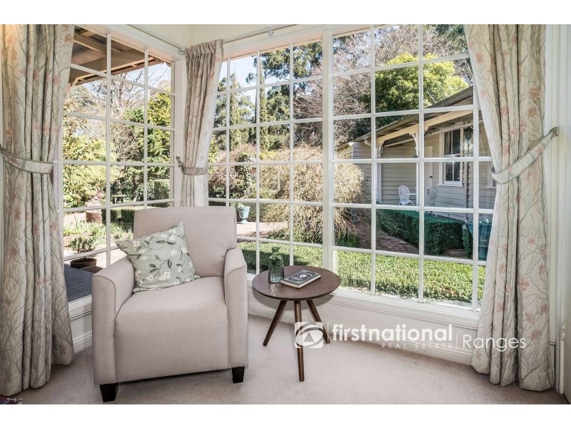 8 The Crescent, Sassafras VIC 3787