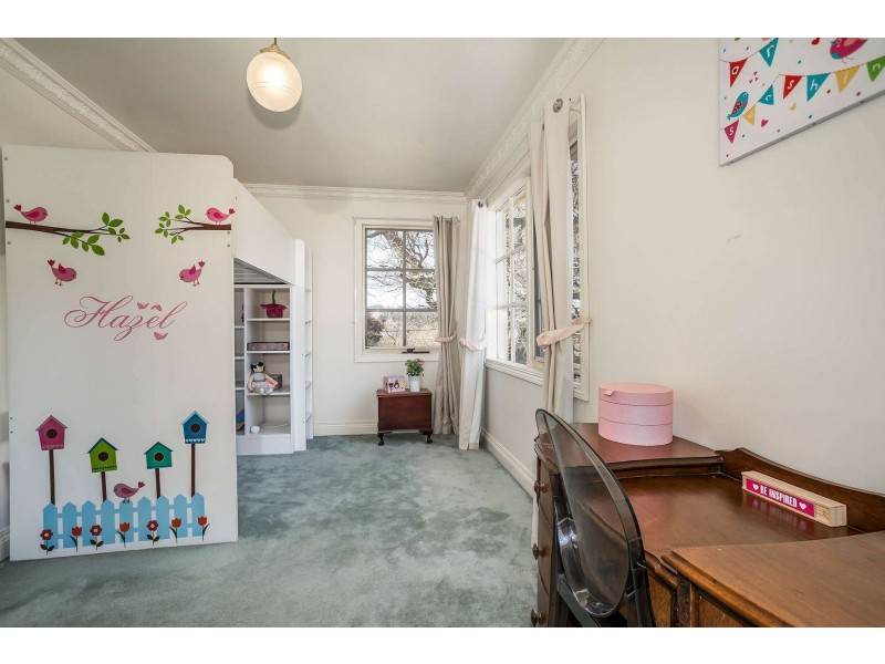 8 The Crescent, Sassafras VIC 3787