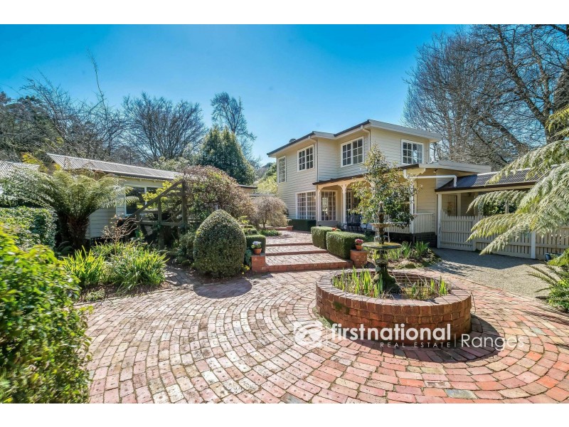 8 The Crescent, Sassafras VIC 3787