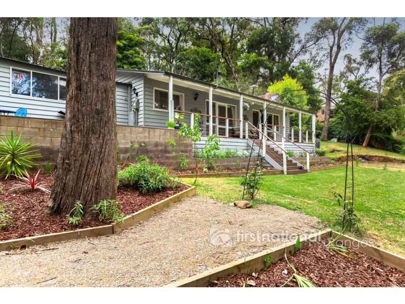 2 Vista Drive, Emerald VIC 3782